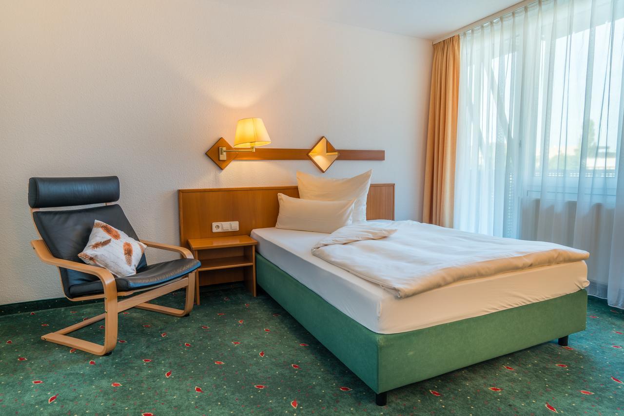 Airporthotel Residenz Steinenbronn 外观 照片